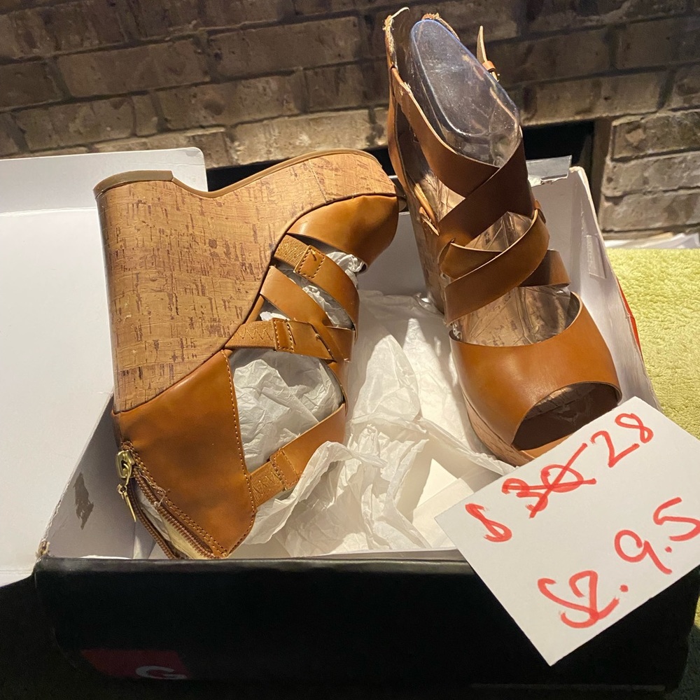 Guess wedge sandals